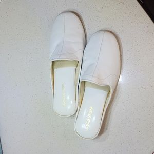 Daniel Green slip on's